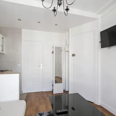 Apartment Cosy Flat For 3p In The 16th District
